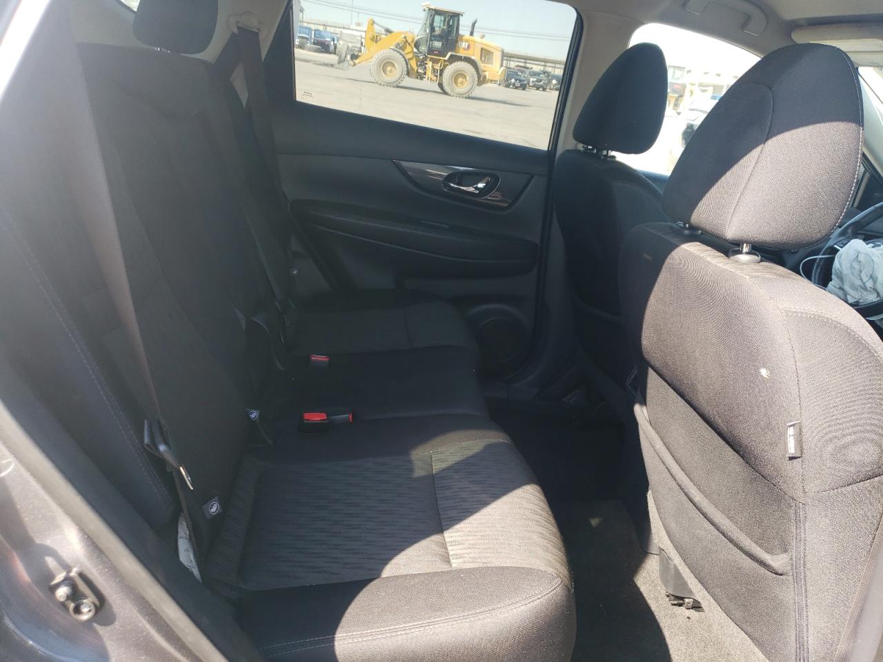 2018 Nissan Rogue - Image 11