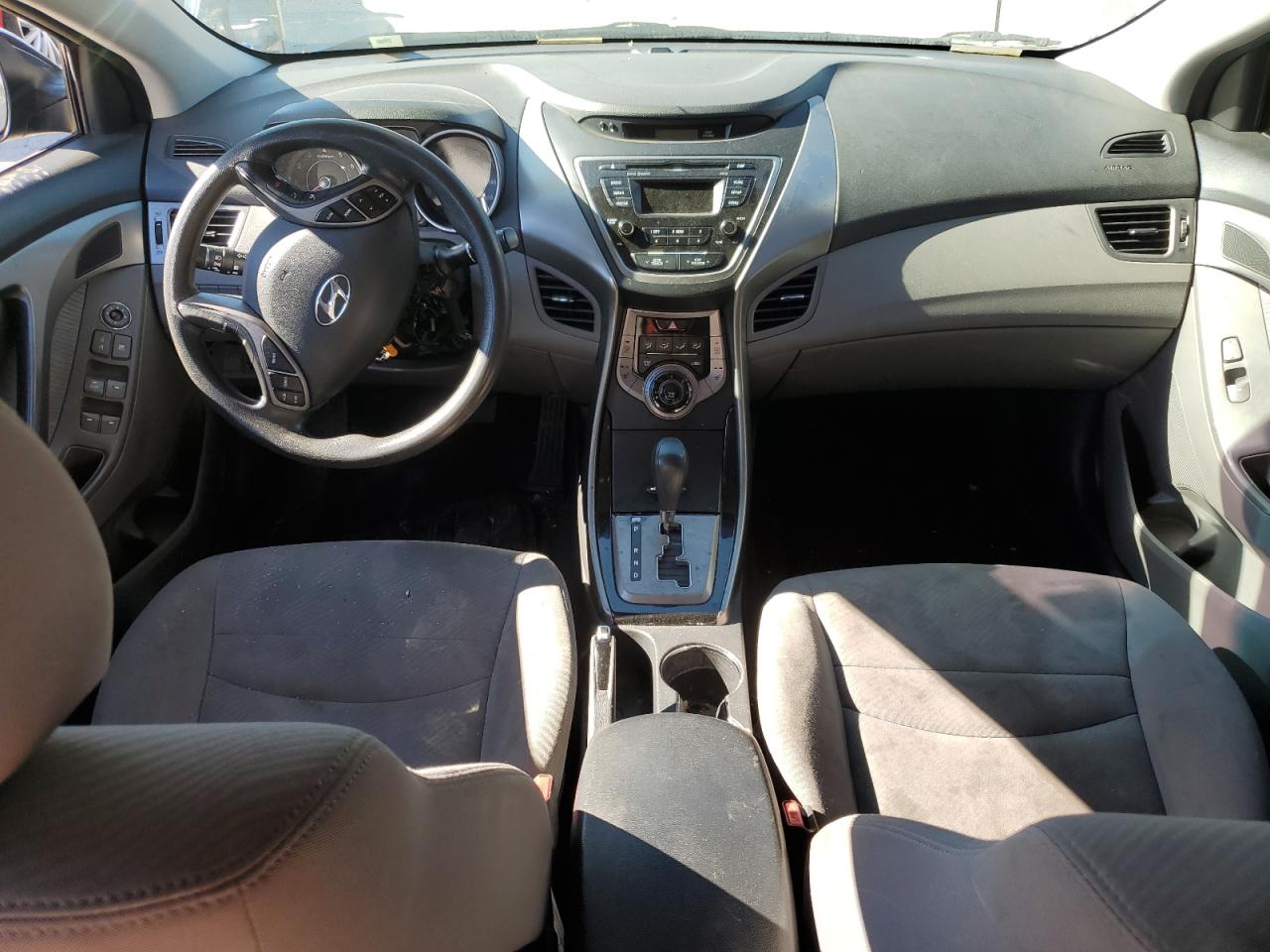 2013 Hyundai Elantra - Image 8