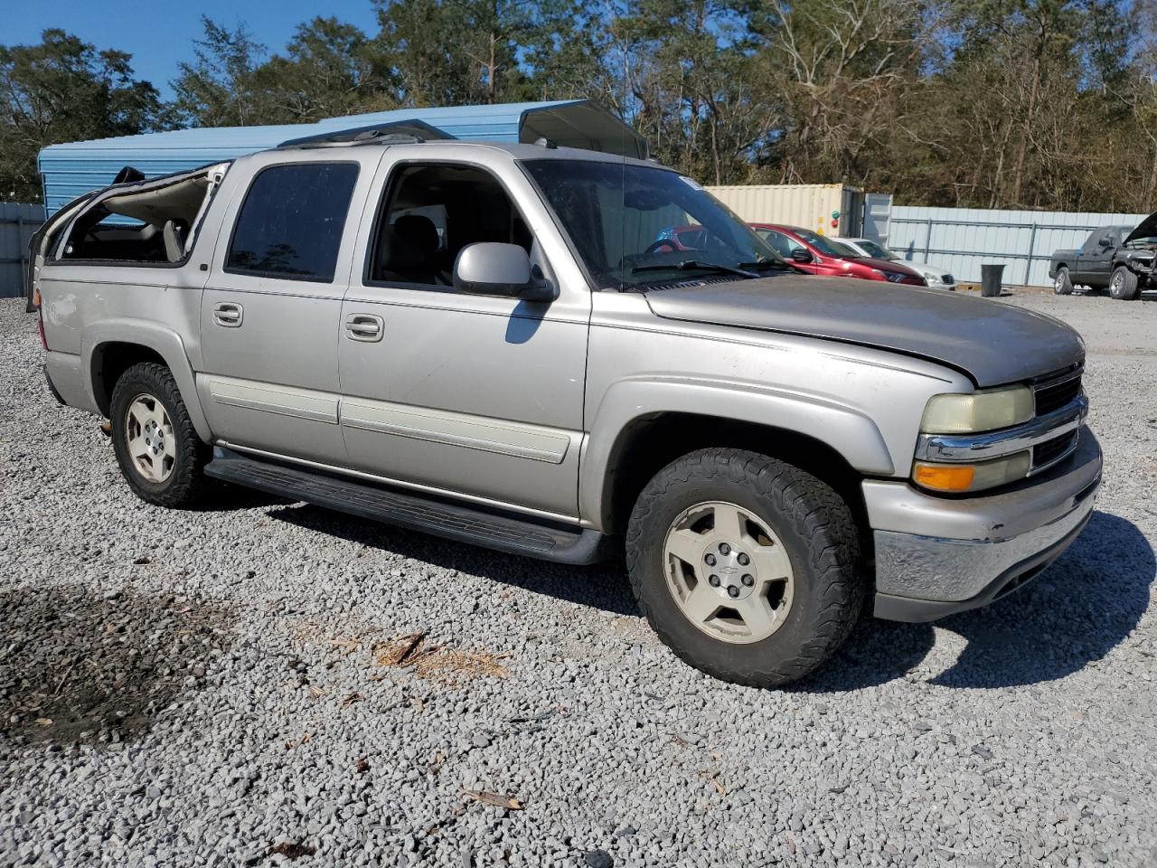 2004 Chevrolet Suburban - Image 4