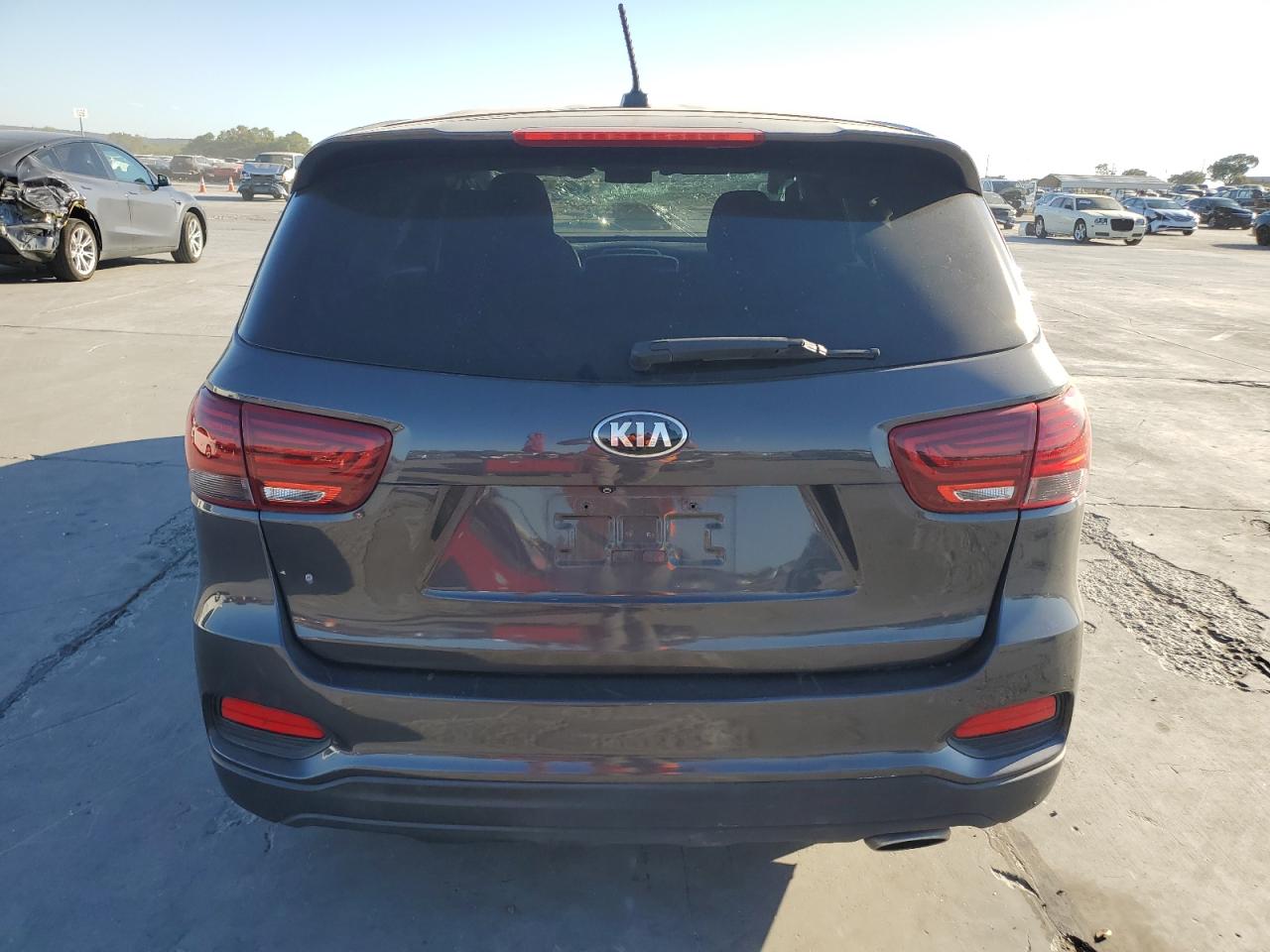 2019 Kia Sorento L VIN: 5XYPG4A33KG432637 Lot: 77340184