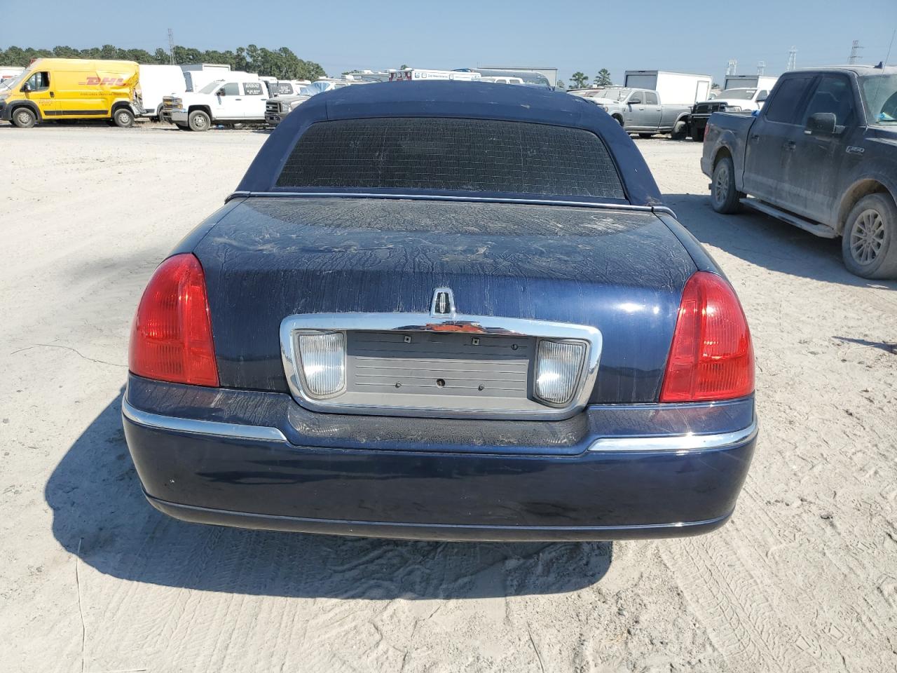 2007 Lincoln Town Car Signature Limited VIN: 1LNHM82V97Y600733 Lot: 75279414