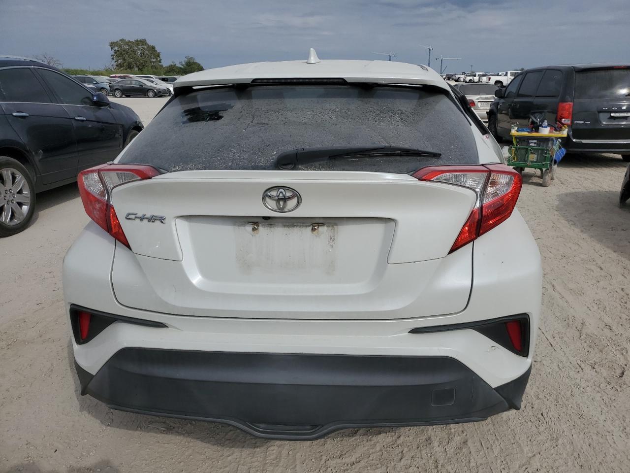 NMTKHMBX9JR017766 2018 Toyota C-Hr Xle