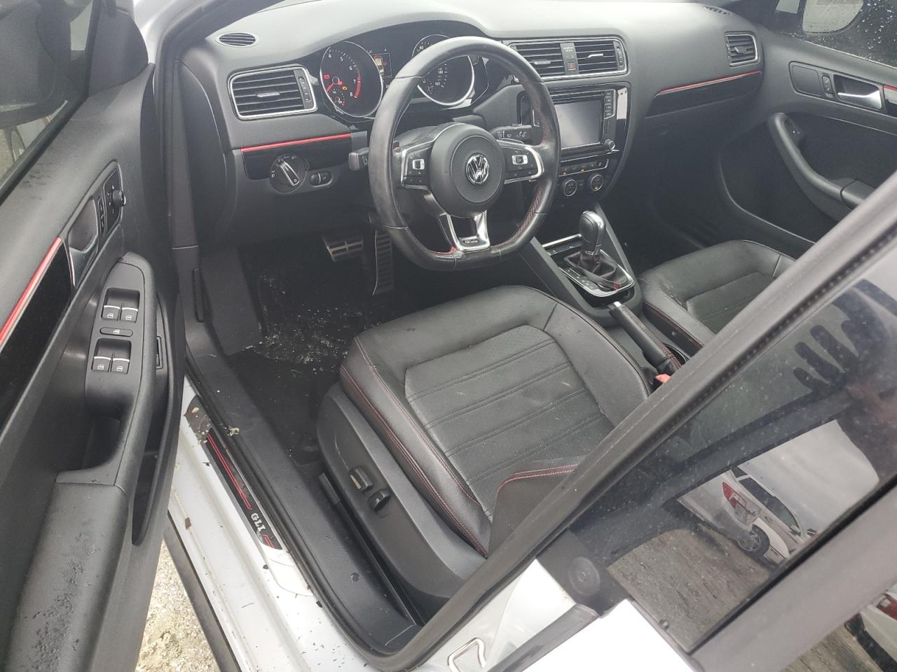 3VW4T7AJXHM355689 2017 Volkswagen Jetta Gli