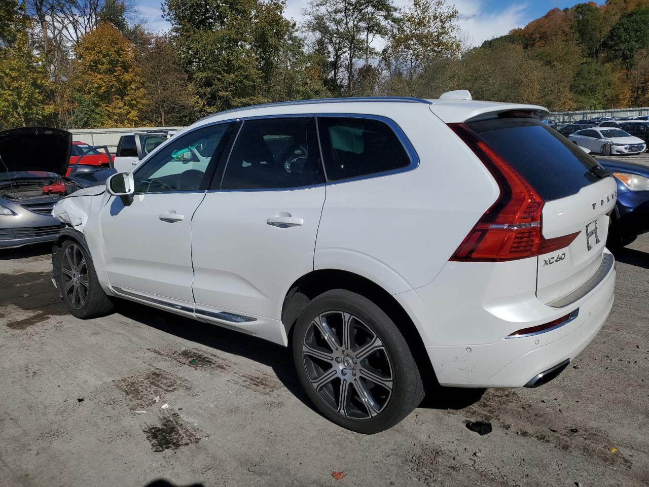 2018 Volvo XC60 - Image 2