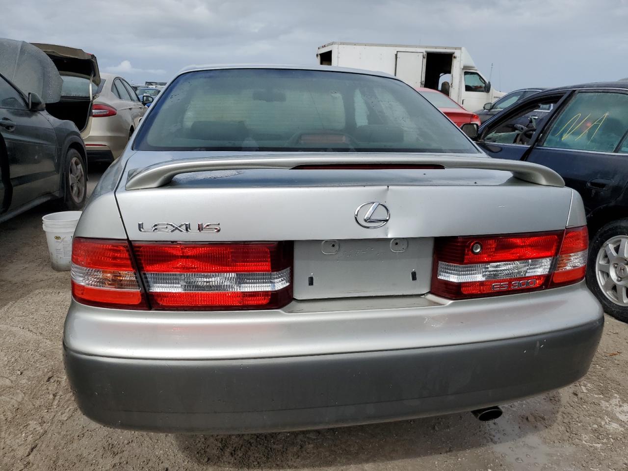 2001 Lexus Es 300 VIN: JT8BF28G210325995 Lot: 76885604