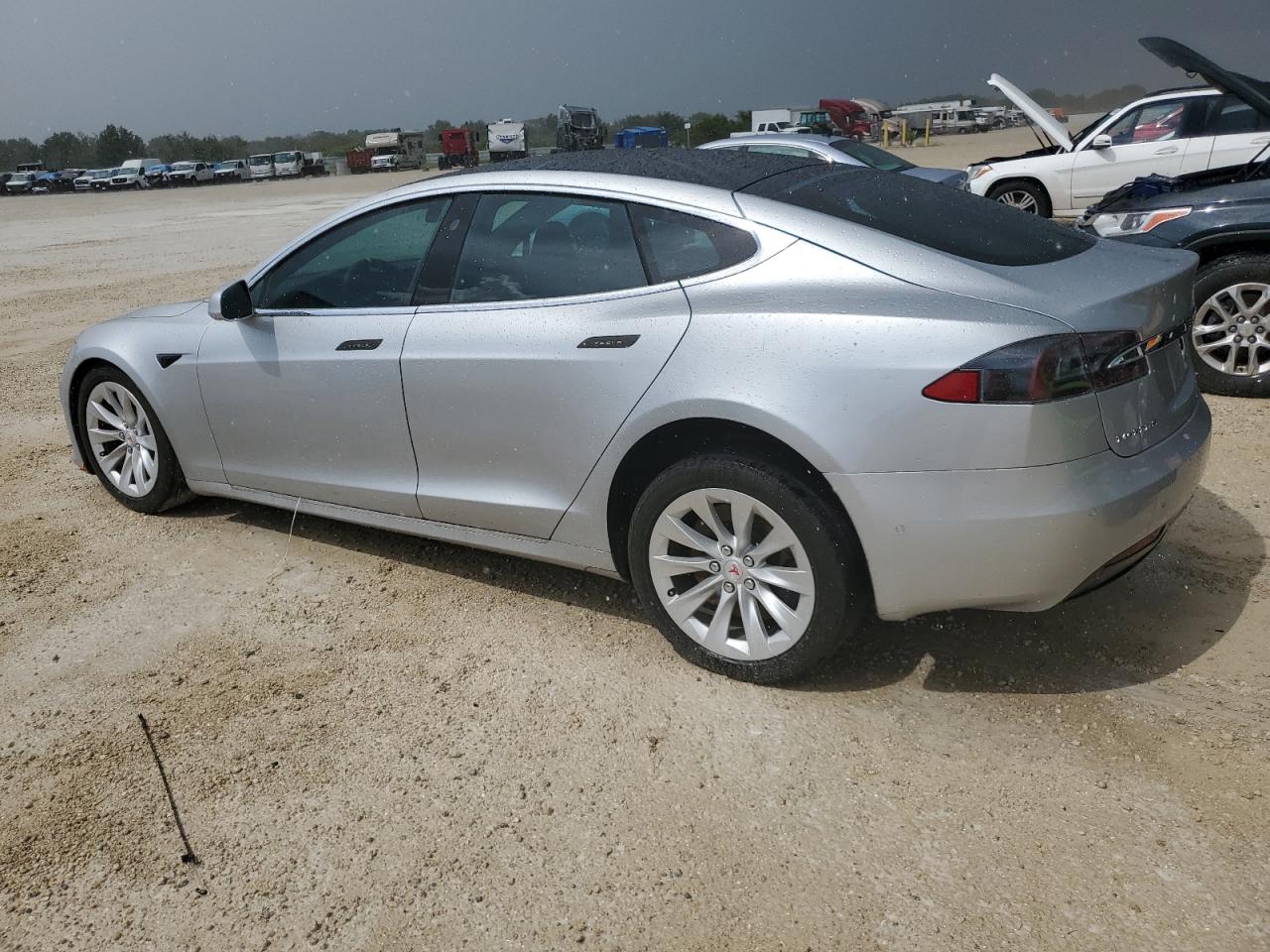 5YJSA1E26JF273873 2018 TESLA MODEL S - Image 2