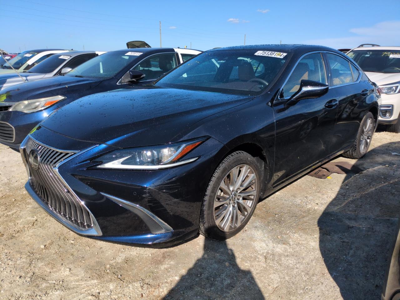 2020 Lexus ES - Image 1