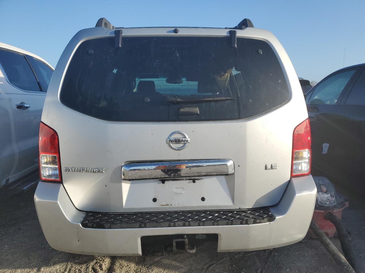 5N1AR18W45C790056 2005 Nissan Pathfinder Le