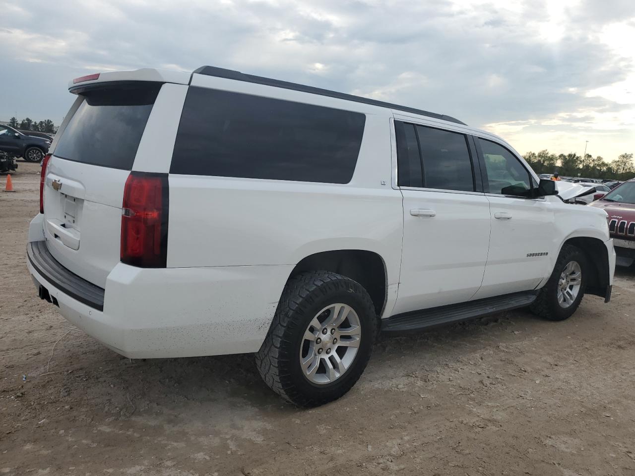 2020 Chevrolet Suburban - Image 3