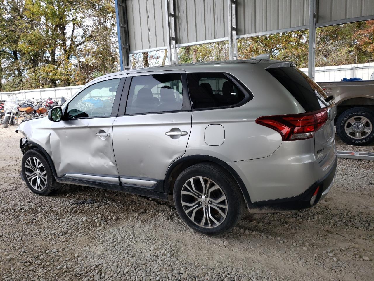 VIN JA4AD2A38JZ055381 2018 MITSUBISHI OUTLANDER no.2