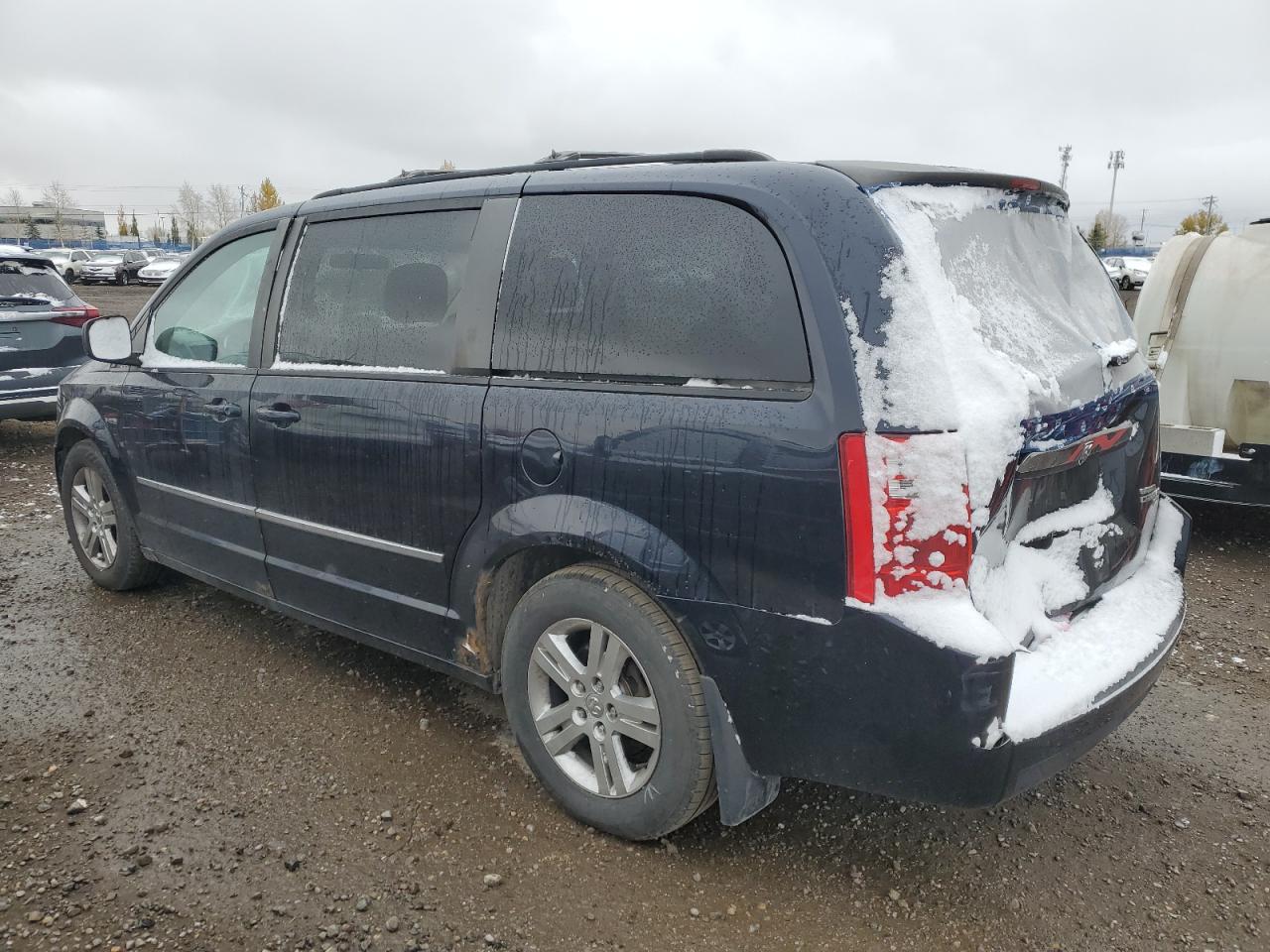 2010 Dodge Caravan - Image 2