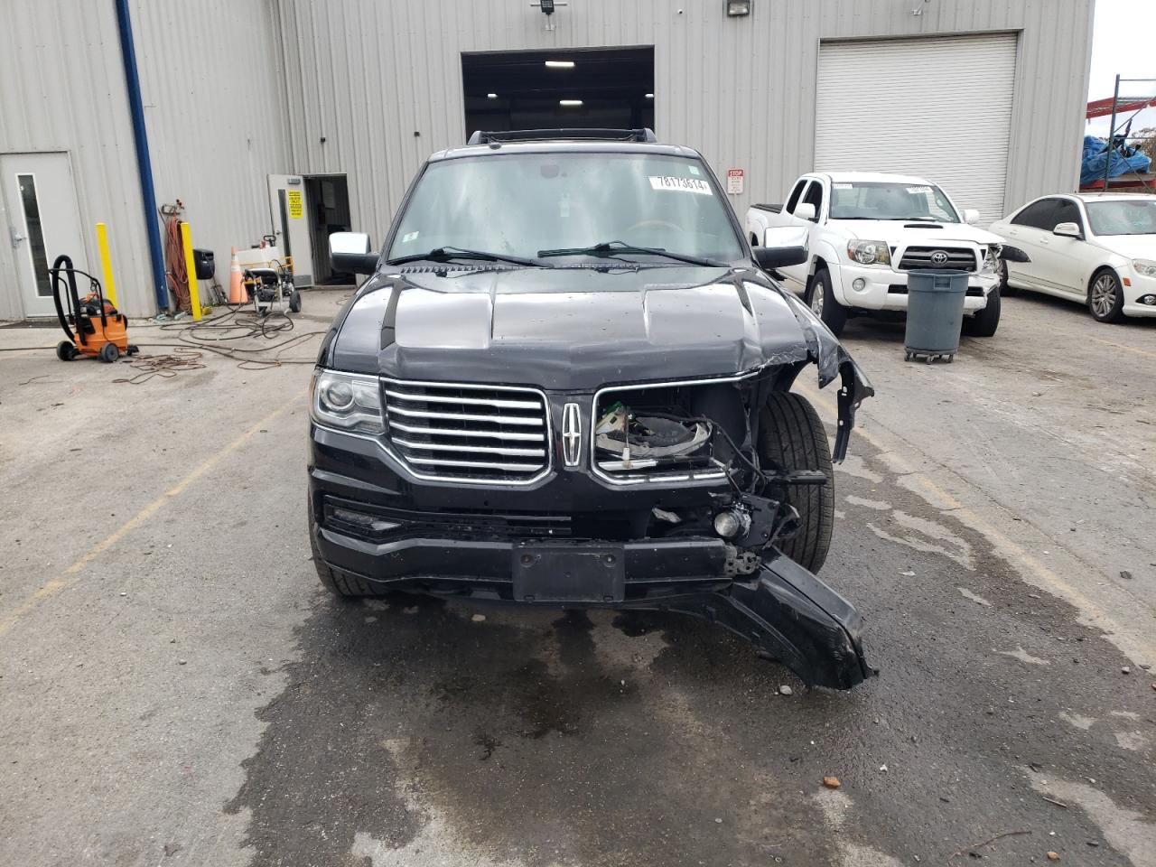 VIN 5LMJJ3JT3FEJ03929 2015 LINCOLN NAVIGATOR no.5