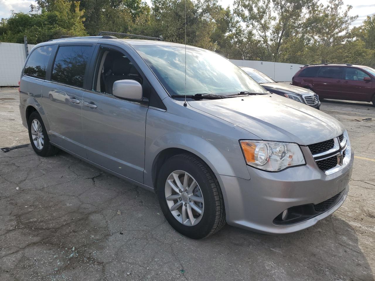 2019 Dodge Caravan - Image 4