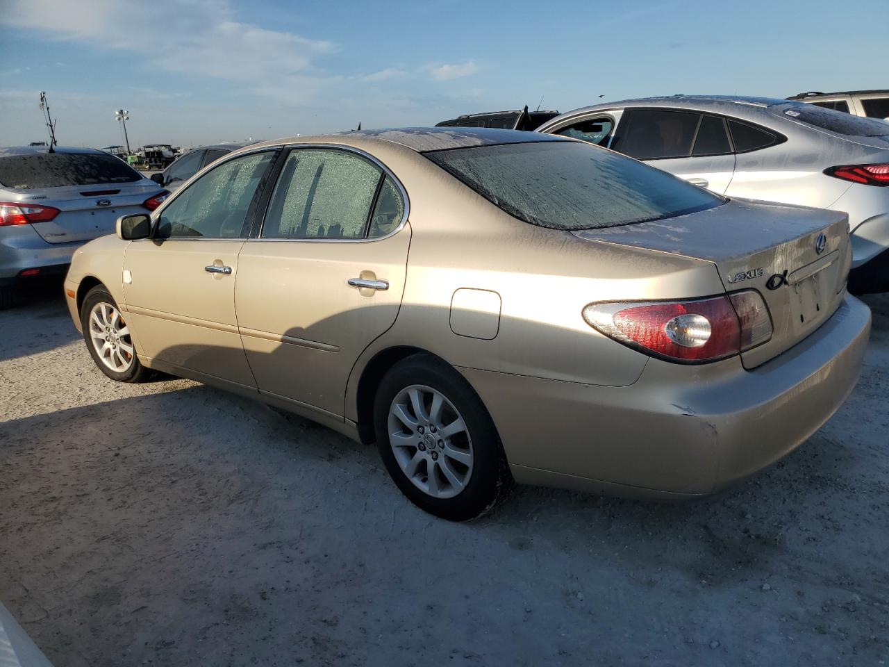2004 Lexus ES - Image 2