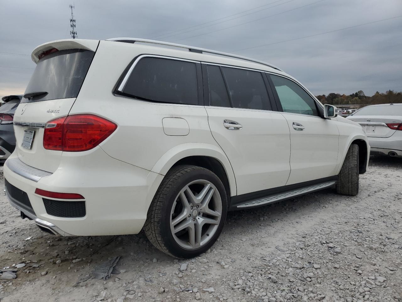 VIN 4JGDF7DE9FA467835 2015 MERCEDES-BENZ GL-CLASS no.3