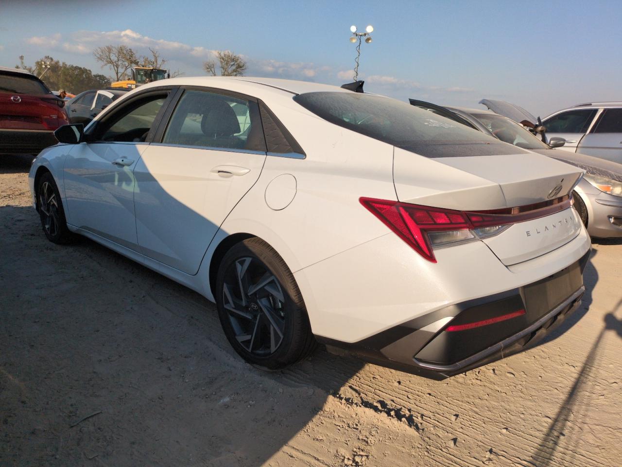 2024 Hyundai Elantra - Image 2
