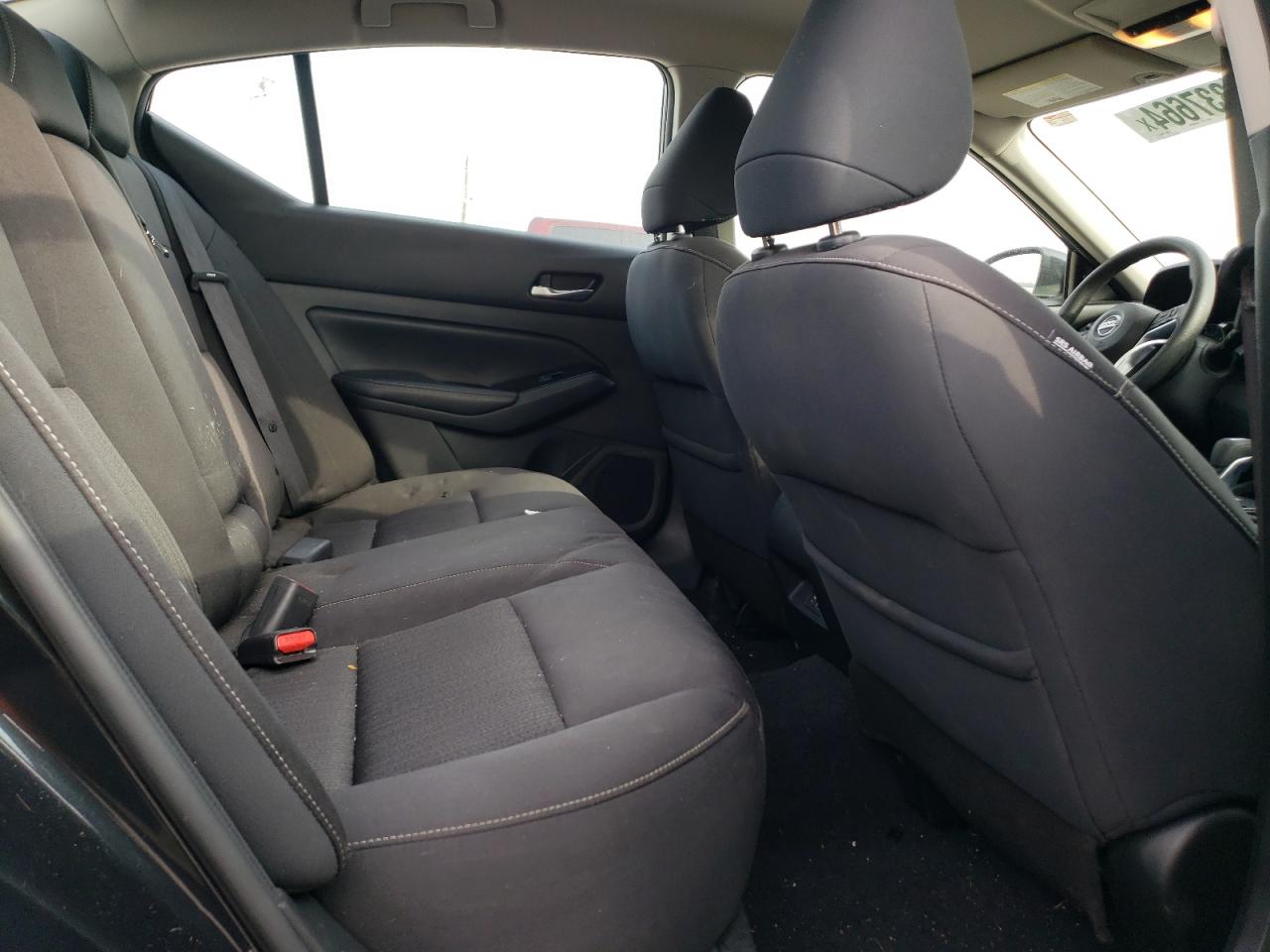 2021 Nissan Altima - Image 10