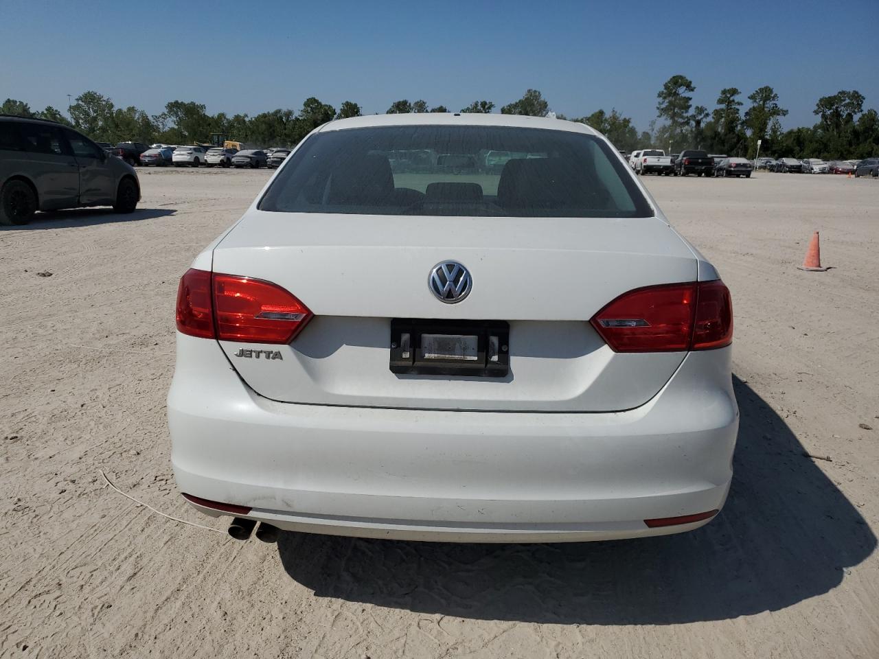 2014 Volkswagen Jetta Base VIN: 3VW2K7AJ3EM321972 Lot: 74779644