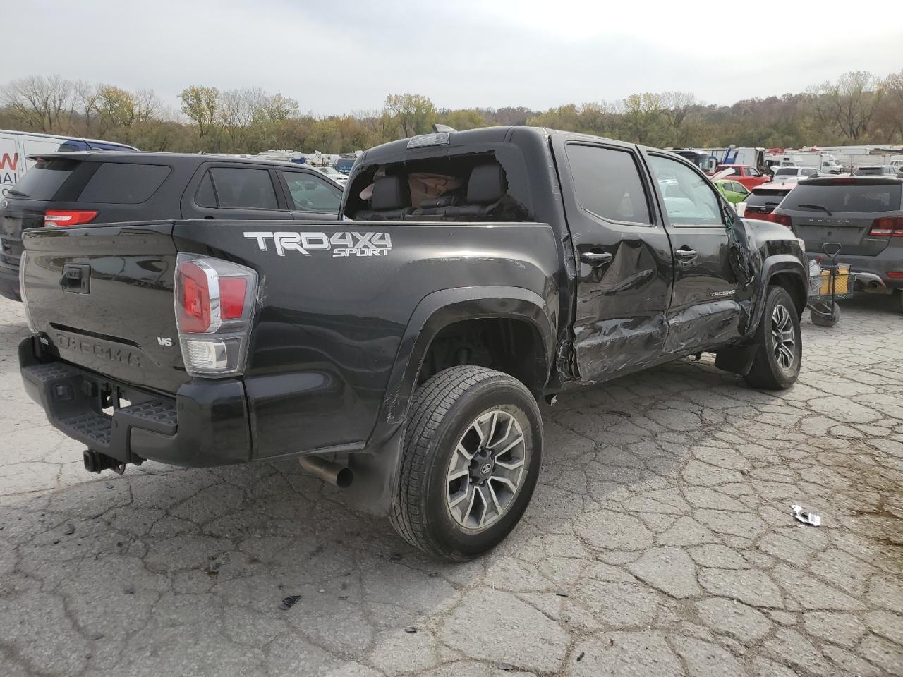 2020 Toyota Tacoma - Image 3