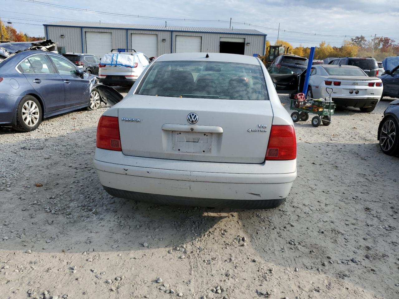 2000 Volkswagen Passat Glx 4Motion VIN: WVWUH23B2YE318560 Lot: 77360424