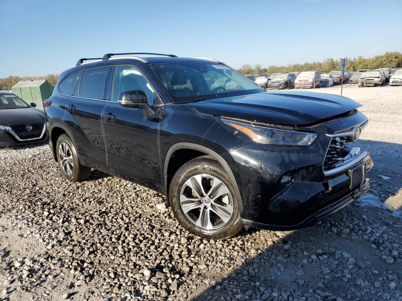 2022 Toyota Highlander - Image 4