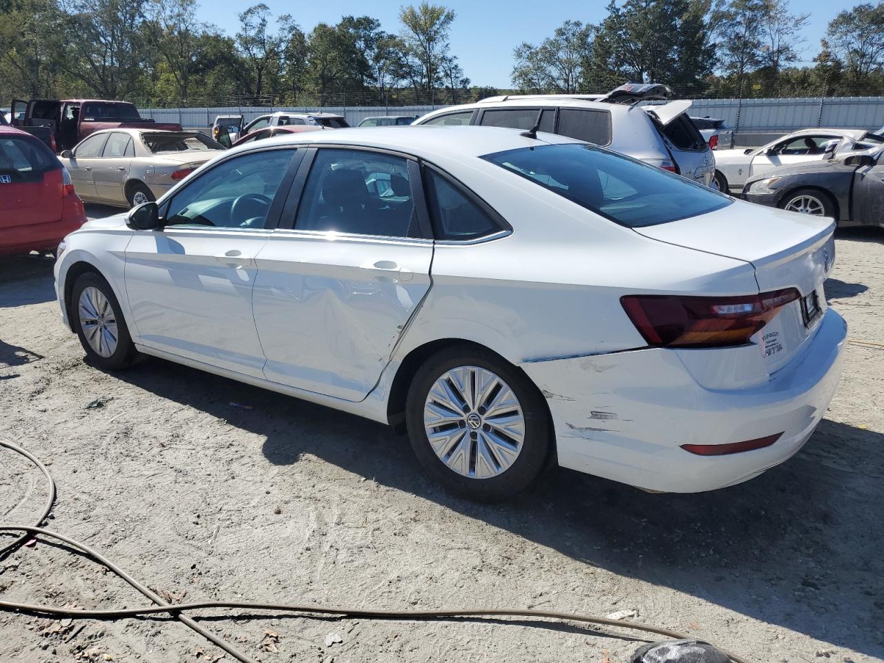 2019 Volkswagen Jetta - Image 2