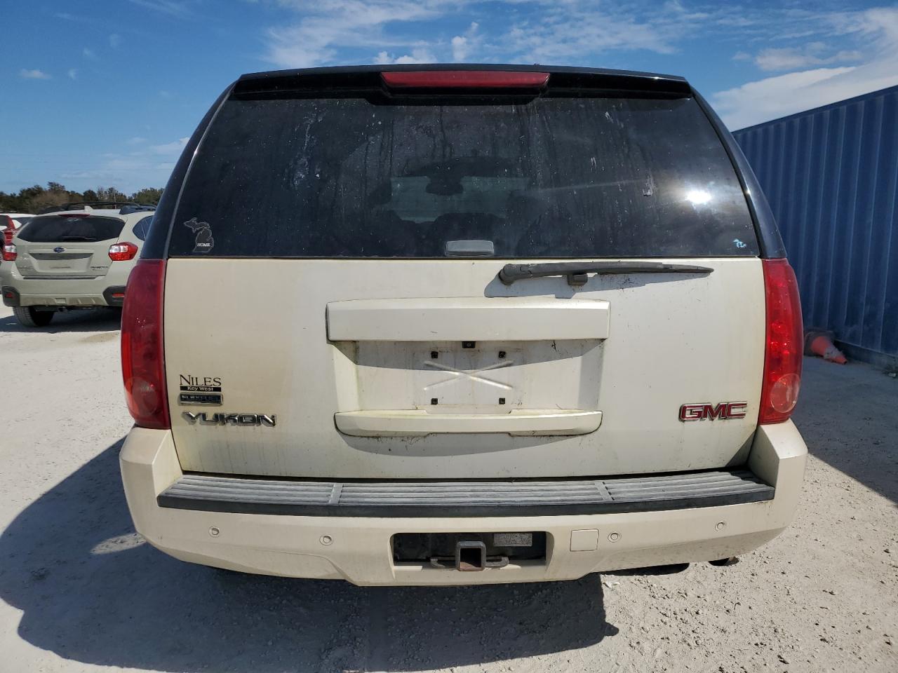 1GKUCCE02AR203590 2010 GMC Yukon Slt