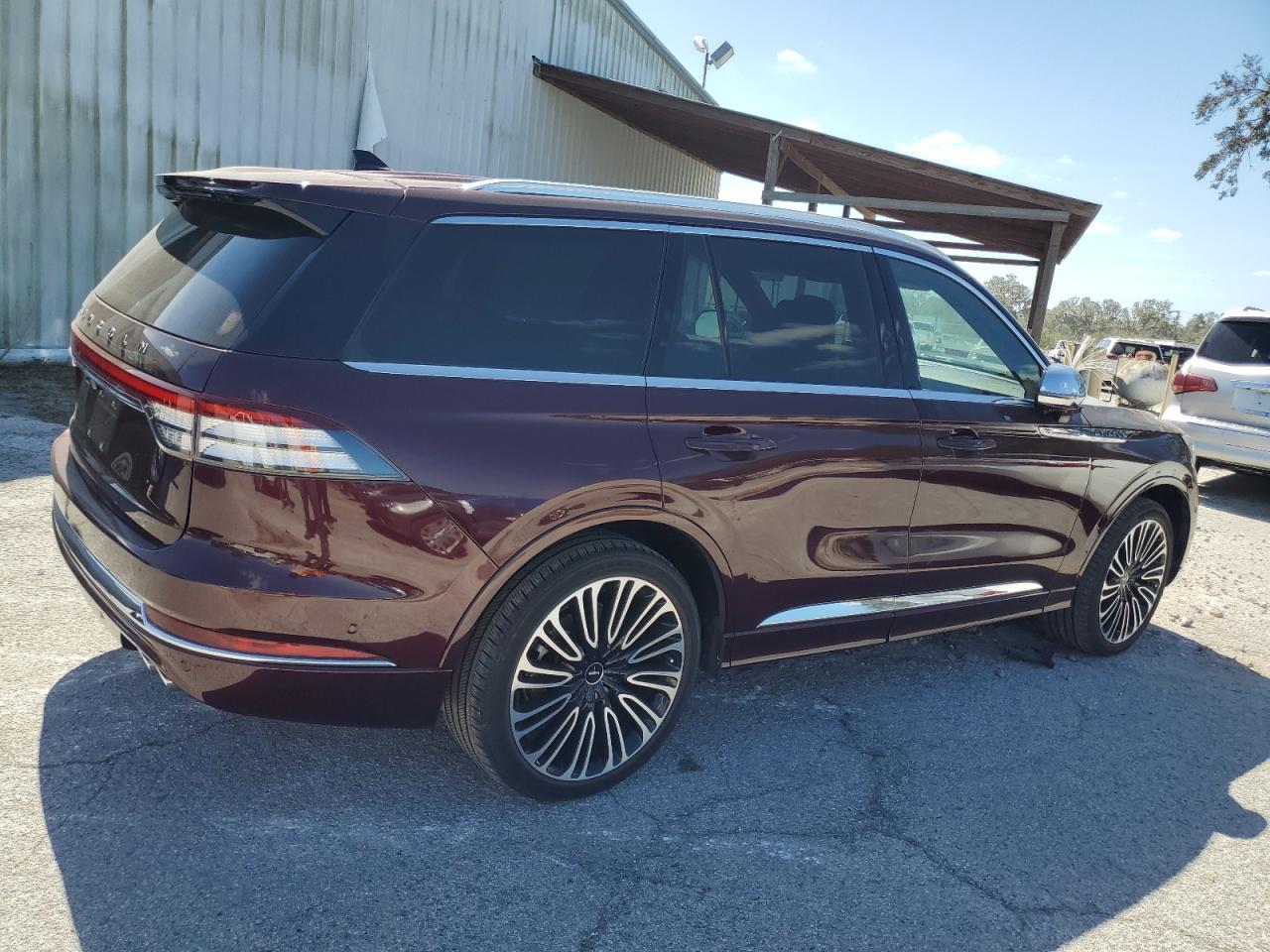 2021 Lincoln Aviator - Image 3