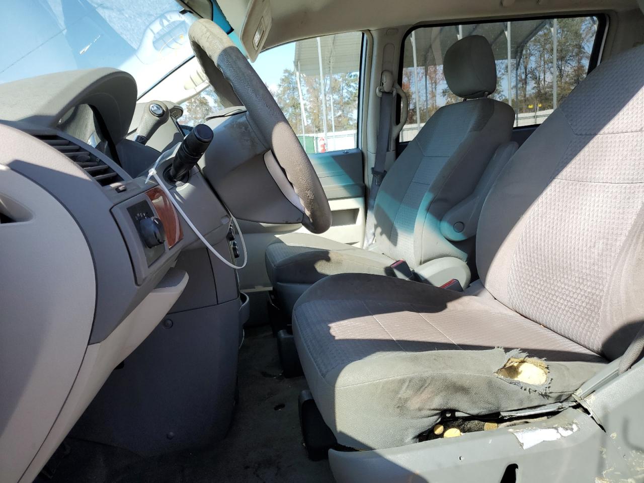 2008 Chrysler Town & Country - Image 7