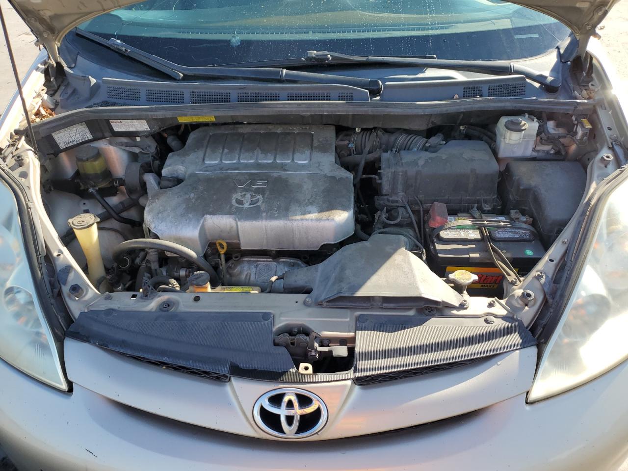 2009 Toyota Sienna - Image 12