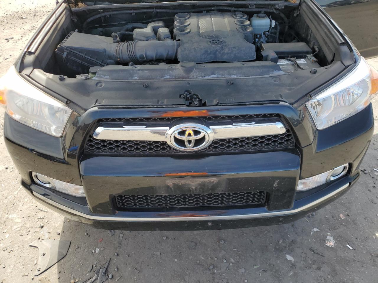 JTEBU5JR8B5052744 2011 Toyota 4Runner Sr5