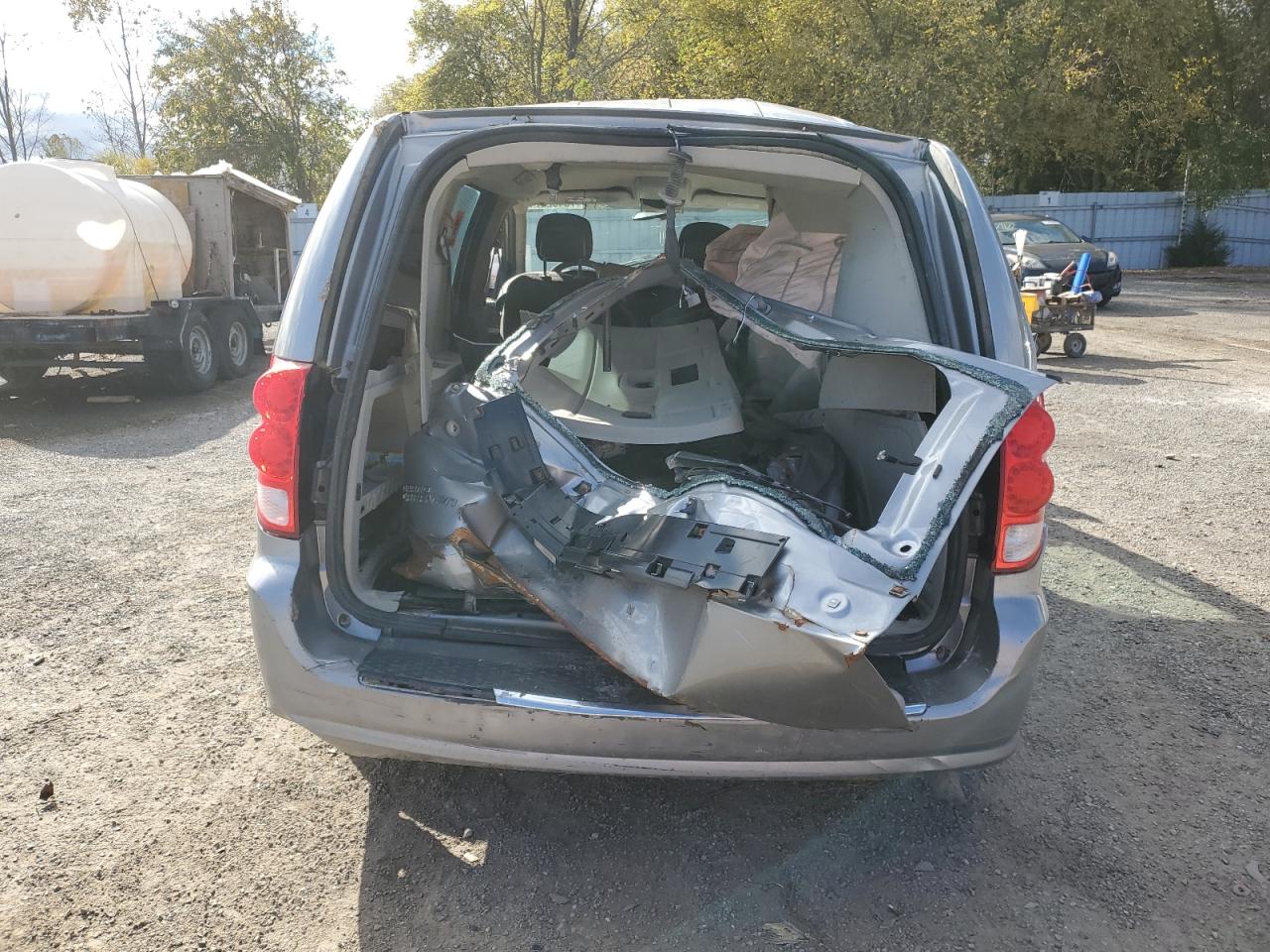2015 Dodge Caravan - Image 6