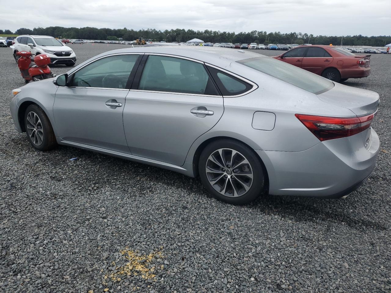 4T1BK1EB1JU266622 2018 TOYOTA AVALON - Image 2