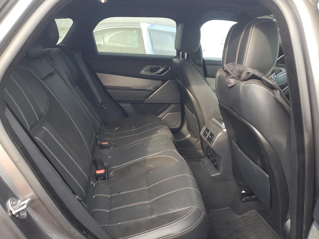 2018 Land Rover Range Rover Velar R-Dynamic Se VIN: SALYL2RV7JA711770 Lot: 75565344