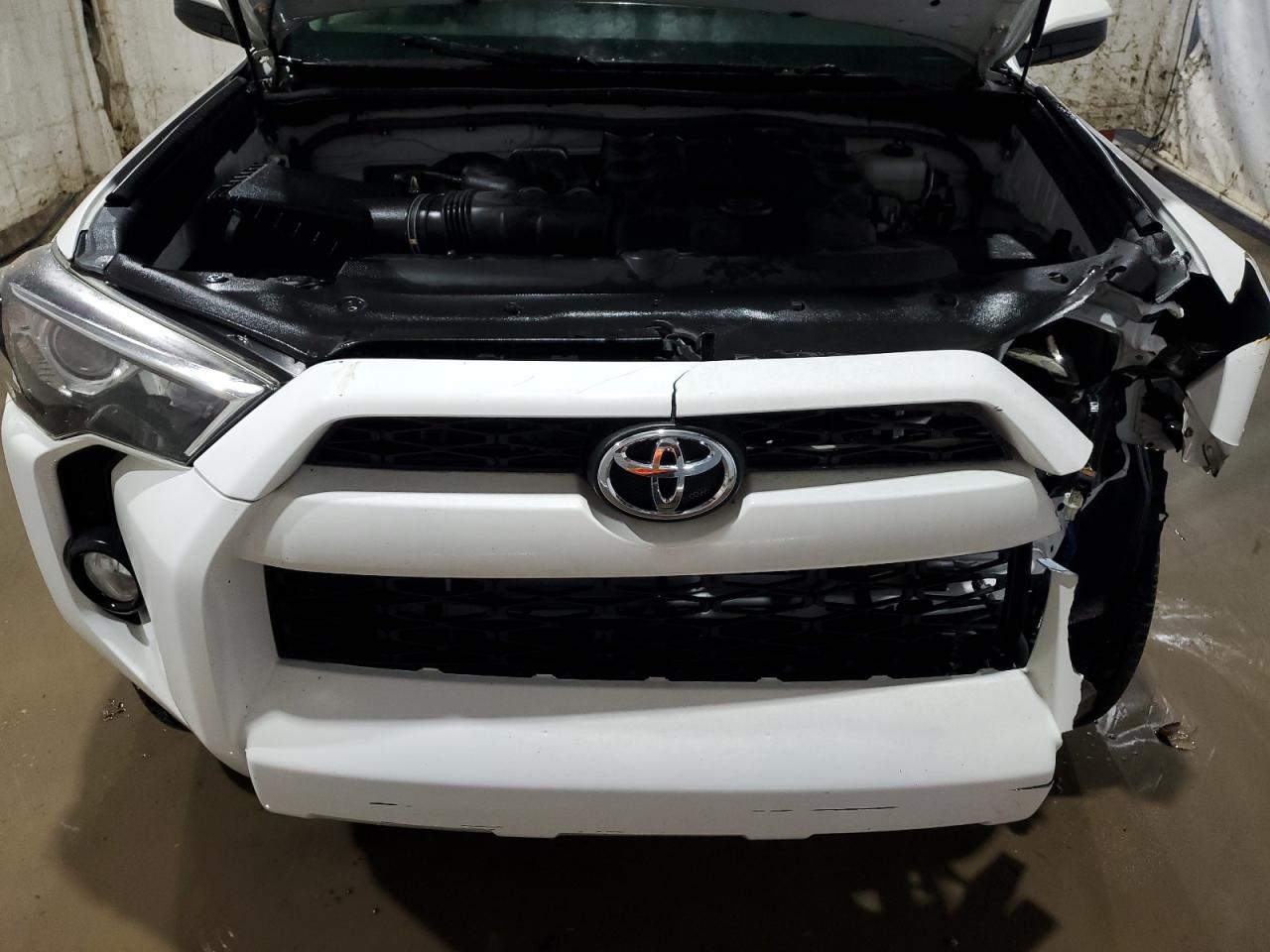 JTEBU5JR6K5638052 2019 Toyota 4Runner Sr5