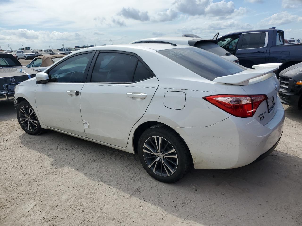 2018 Toyota Corolla - Image 2
