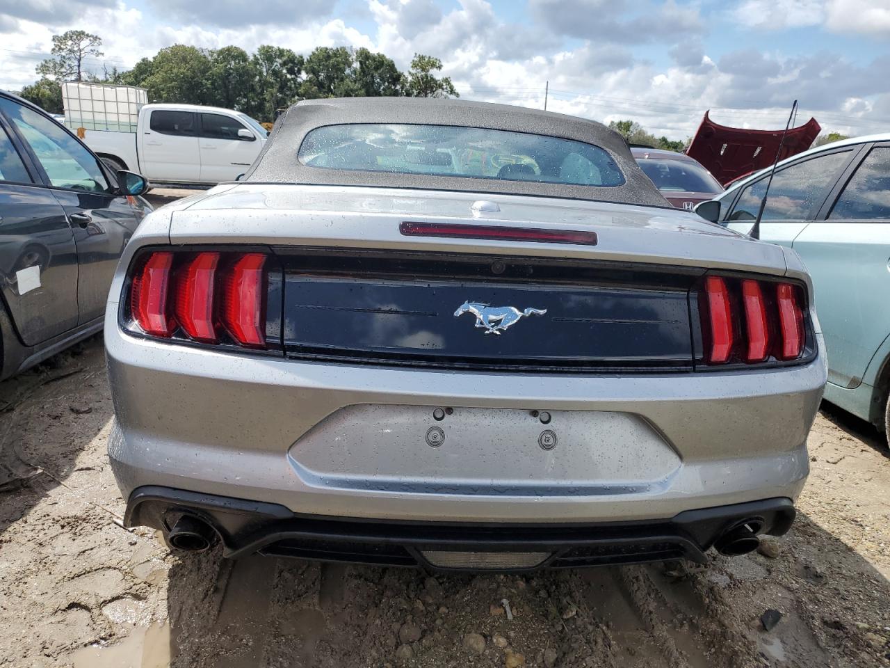 1FATP8UH5L5141585 2020 Ford Mustang