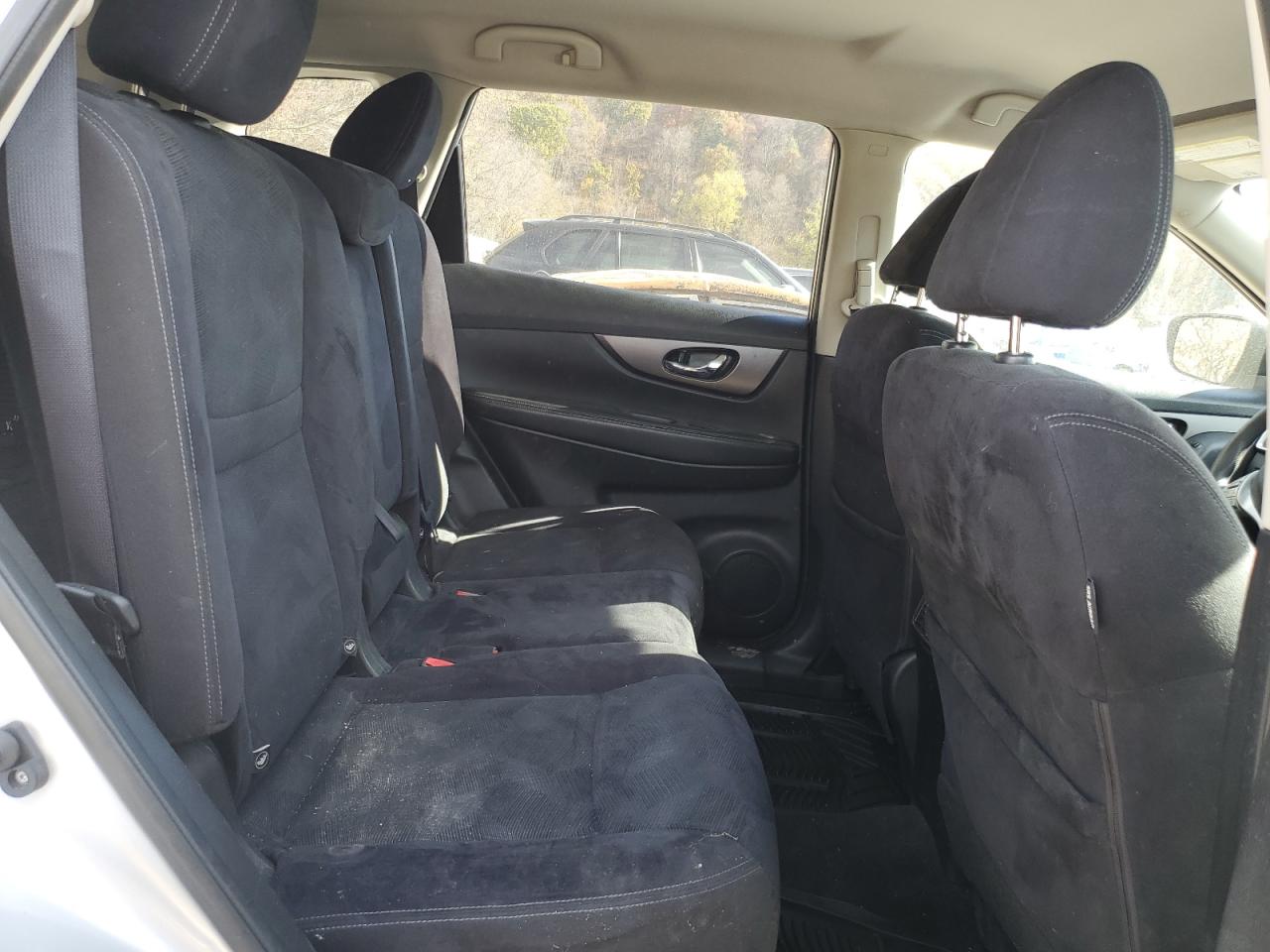 2016 Nissan Rogue - Image 11