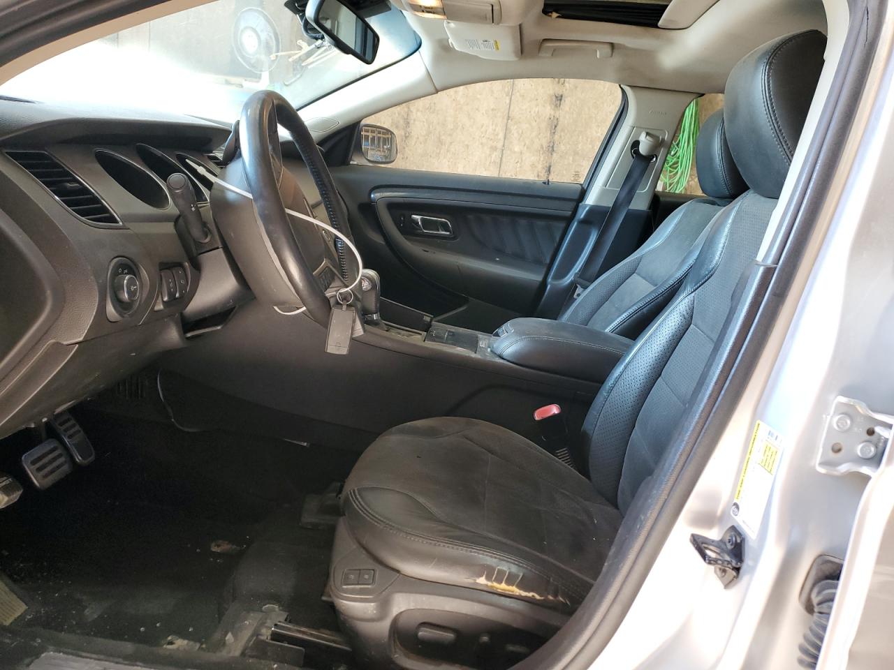 2010 Ford Taurus - Image 7
