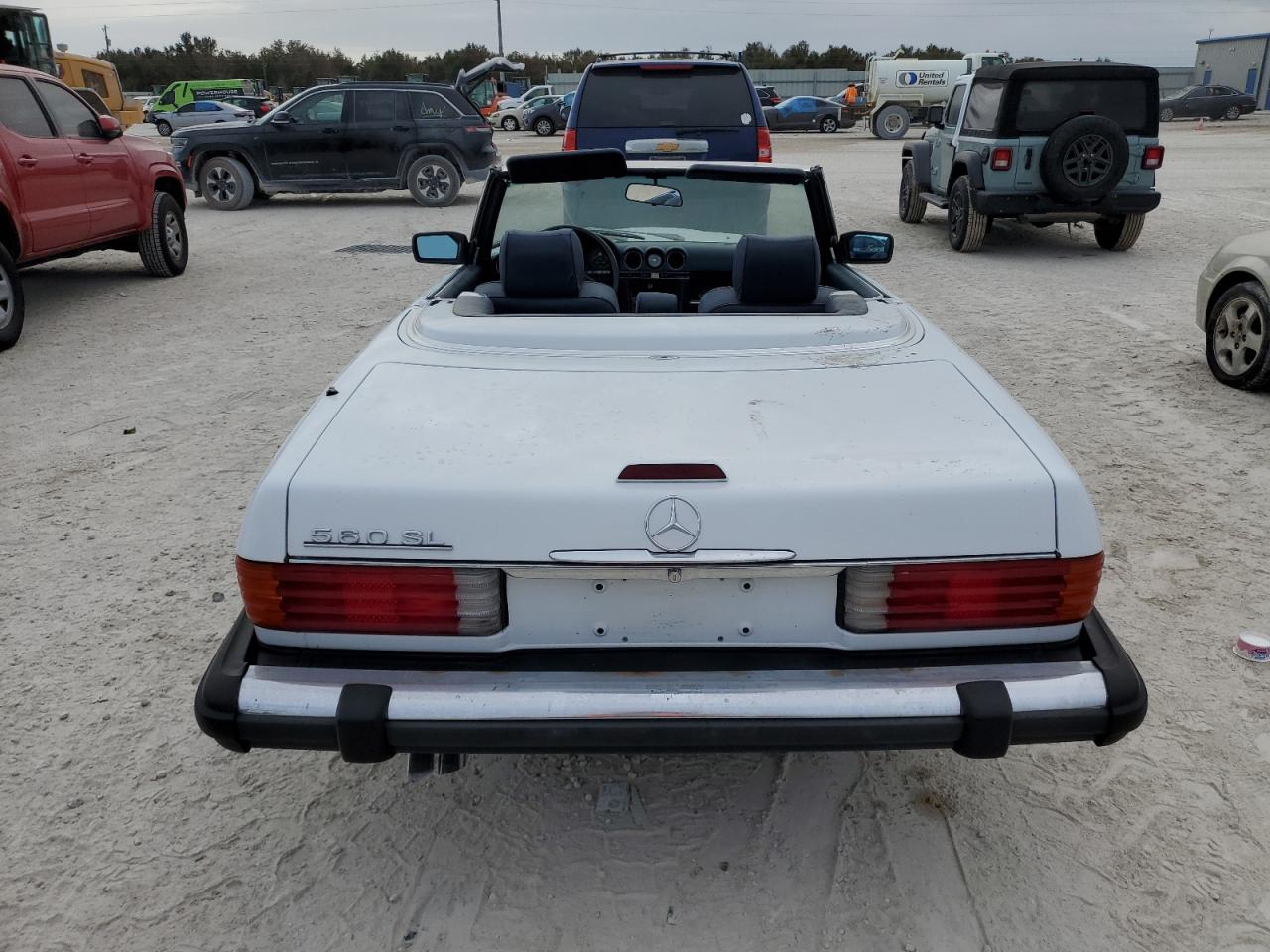 1988 Mercedes-Benz 560 Sl VIN: WDBBA48D3JA086077 Lot: 77017824