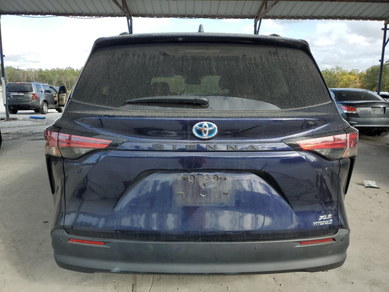 2021 Toyota Sienna - Image 6