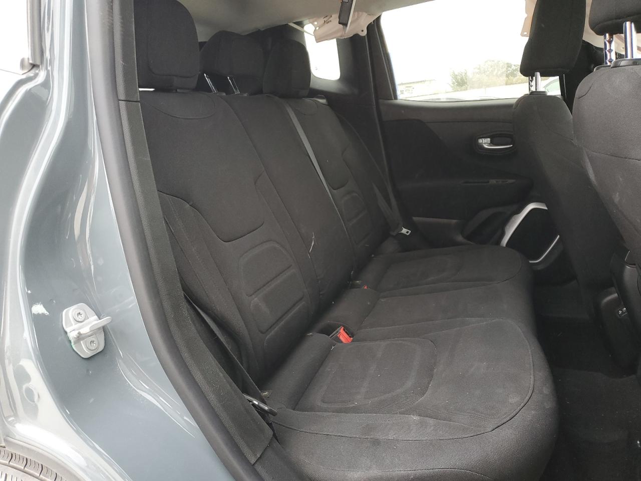 2018 Jeep Renegade - Image 11