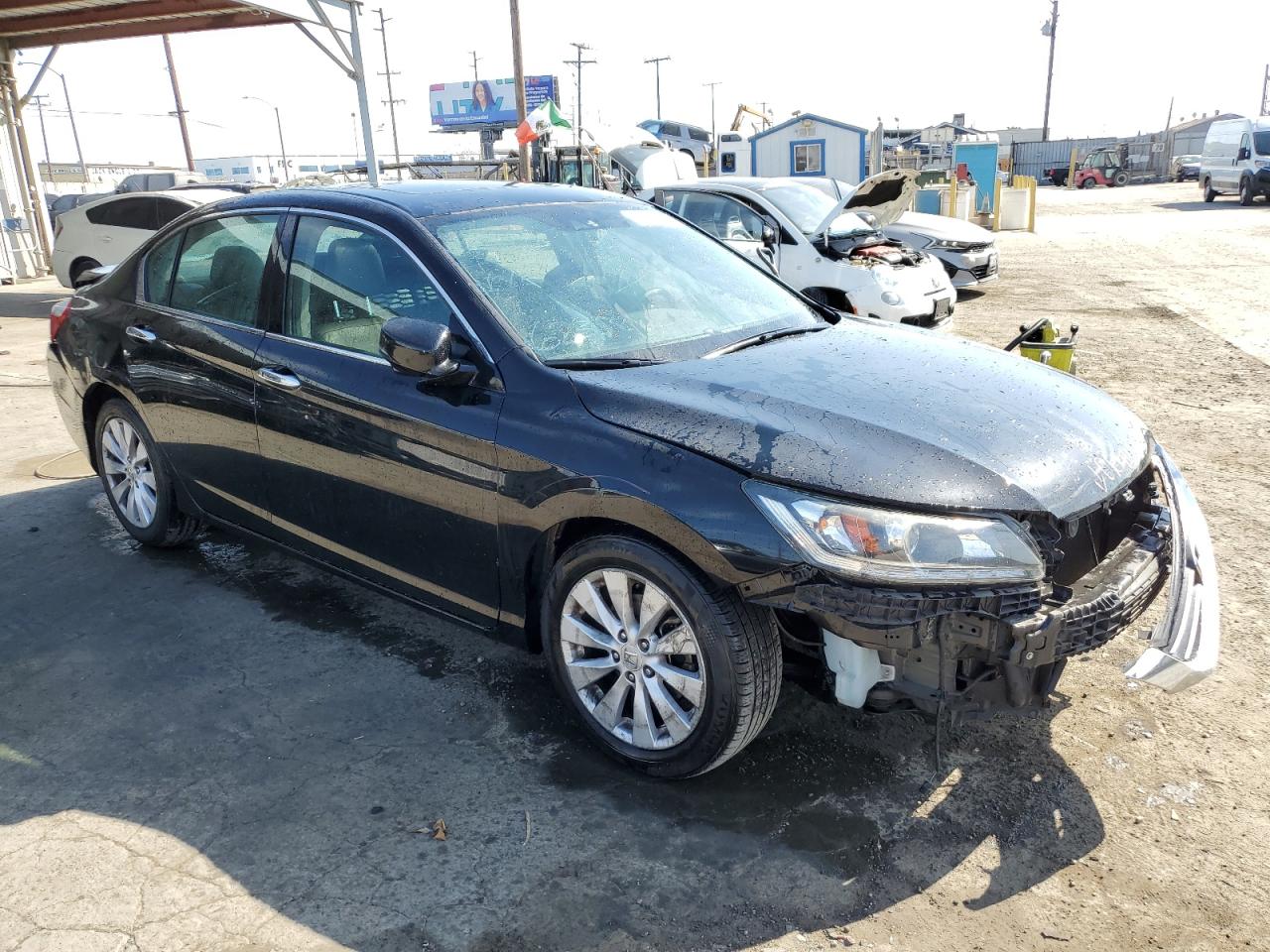 VIN 1HGCR3F86FA028276 2015 HONDA ACCORD no.4