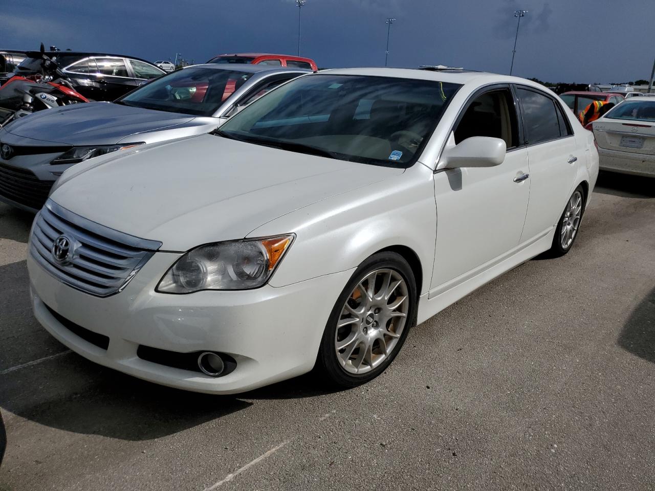 2008 Toyota Avalon - Image 1