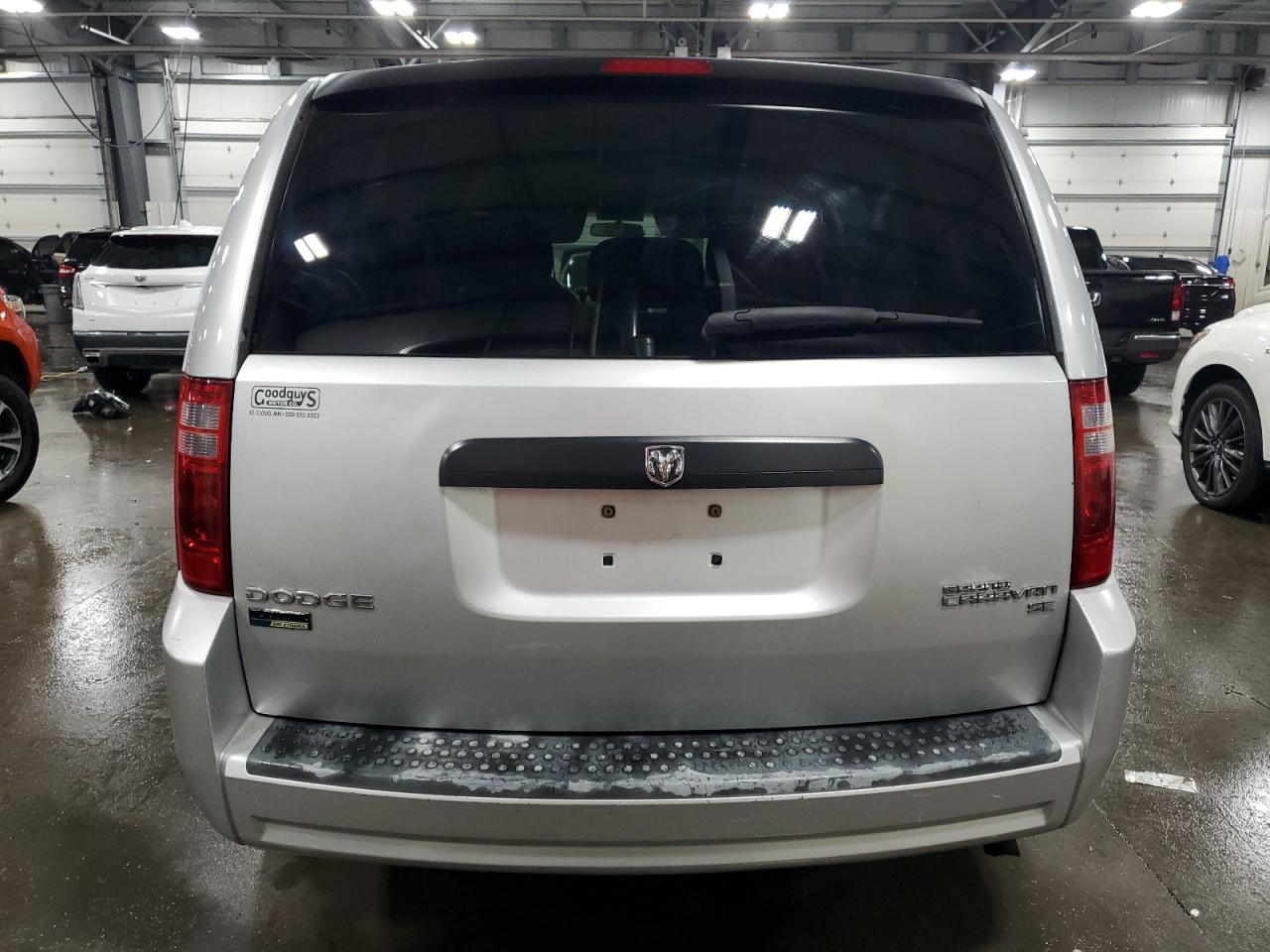 2010 Dodge Caravan - Image 6