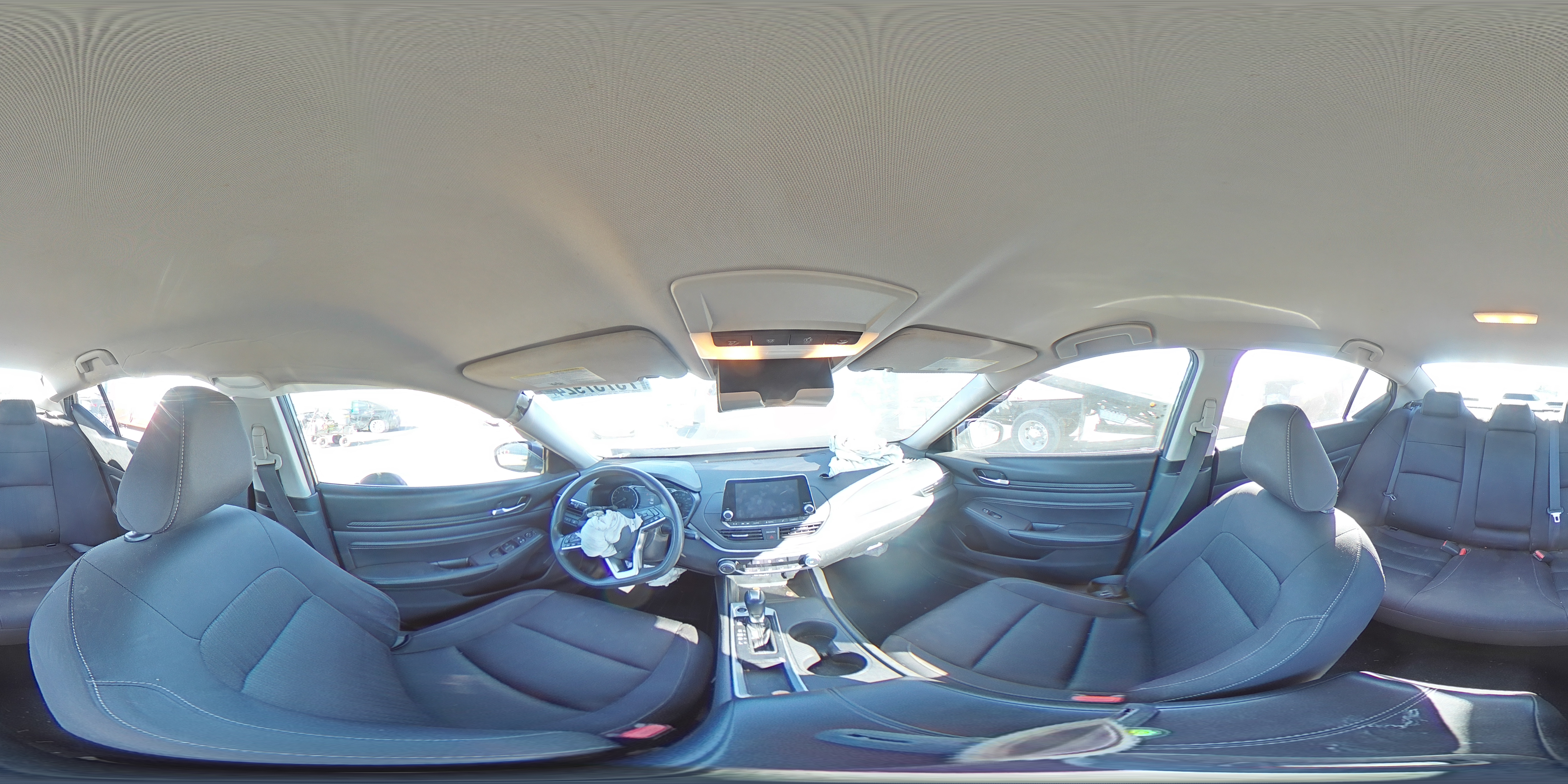 2019 Nissan Altima - Image 13