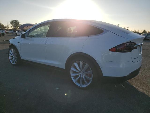  TESLA MODEL X 2016 Белый