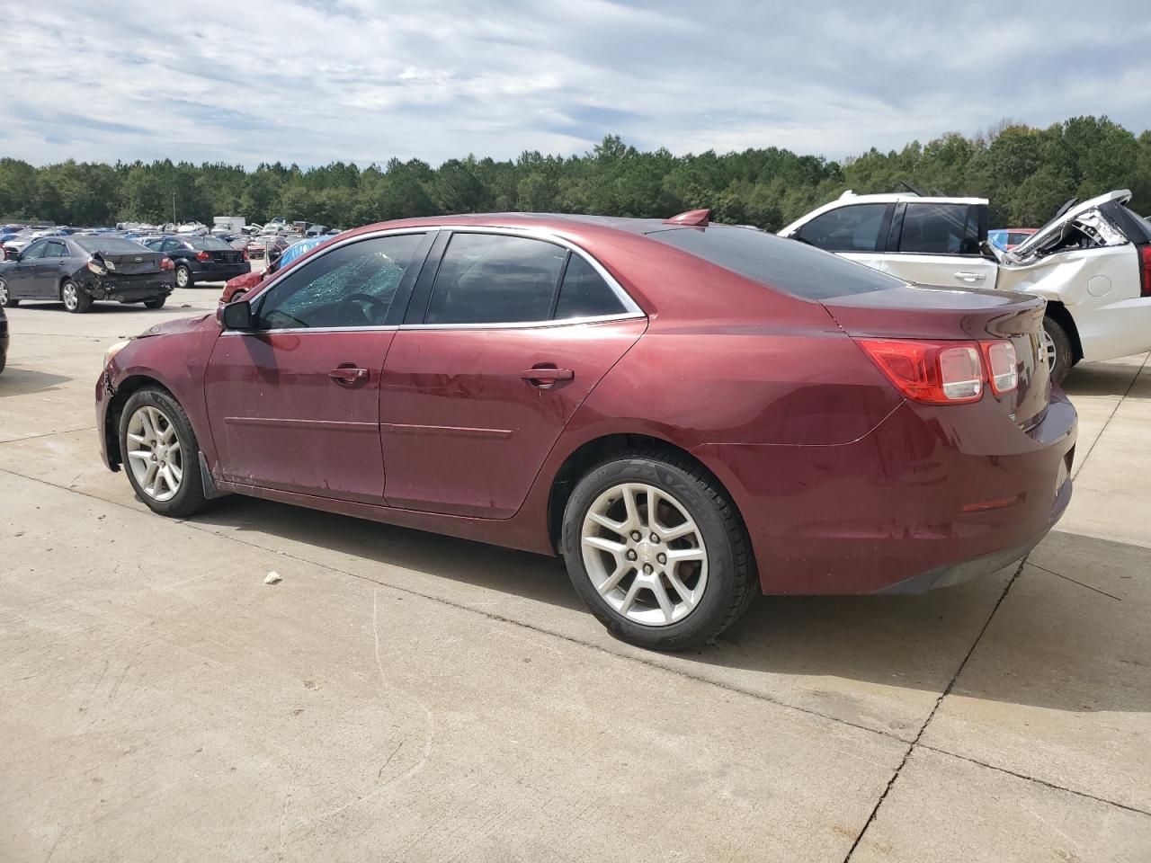 2016 Chevrolet Malibu - Image 2