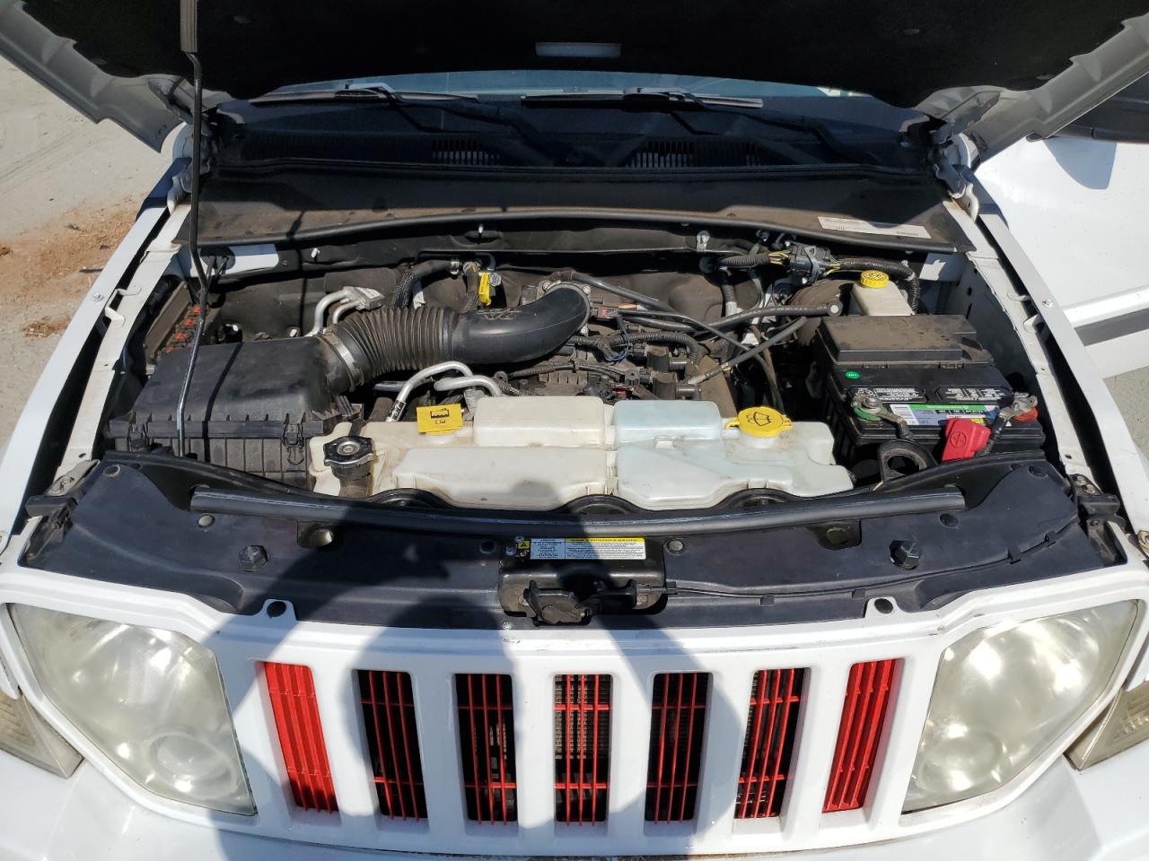 2012 Jeep Liberty (North America) - Image 12