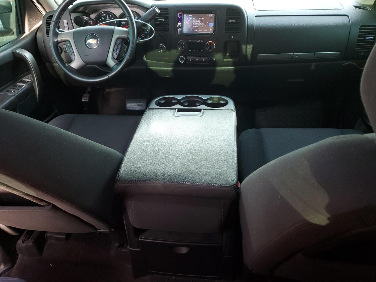 2011 Chevrolet Silverado - Image 8